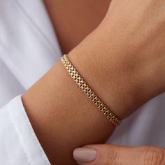 14K Real Gold Cable Bracelet, Gold Chain Bracelet, Double Row Chain, Braided Bracelet, Link Cable Chain ⛓️ Elegant and Stylish: 14K Real Gold Cable Bracelet ⛓️ Adorn your wrist with the sophistication and elegance of our 14K Real Gold Cable Bracelet. This exquisite piece, crafted from high-quality gold, combines timeless design with a touch of modern flair, making it a versatile accessory for any occasion. PRODUCT FEATURES: - 14k Yellow Gold - Chain Size: 4.5 mm ( 0.17 in) - Bracelet Length: 16 Diamond Link Jubilee Bracelet Gift, Chain Link Bracelets For Anniversary, Link Chain Bracelets For Anniversary, Classic Link Bracelet With Jubilee Detail, Yellow Gold Bangle Bracelet With Box Chain, Anniversary Chain Link Bracelet, Classic Link Jubilee Bracelet, Gold-colored Sterling Silver Round Jubilee Bracelet, Yellow Gold Jubilee Chain Bangle Bracelet