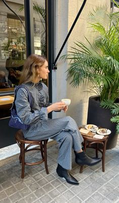 Tall Light Brown Boots Outfit, Light Brown Boots Outfit, Outfit Campo, Brown Boots Outfit, Light Brown Boots, Trendy Date Night Outfit, Uni Outfits, Simple Fits, Woman Suit Fashion