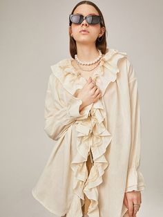 Material: Viscose Polyester Spandex
 Size: SM
 
 Model: 175cm/49kg




 Length
 Chest
 Sleeve Length
 Shoulder width


 S
 81cm
 136cm
 S 81cm 136cm
 56cm


 M
 84cm
 140cm
 58cm
 57cm Ruffled Shirt, Ruffle Shirt, Mens Outerwear, Dream Wardrobe, Shoulder Sleeve, Multi Layering, Mens Bottom, Polyester Spandex, Sewing Pattern