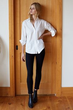 Office Woman Outfits, Beautiful Tops, Vegan Leather Leggings, Summer Work Outfits, Work Outfits Women, Work Wardrobe