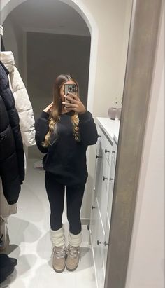 Basic Girl Outfit, Snap Selfie, Winter Fashion Outfits Casual, Jenner Outfits, Winter Fits, Cute Simple Outfits, Street Style Outfit