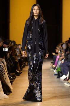 Elie Saab Fall 2024 Ready-to-Wear Collection | Vogue Fall Winter Fashion Trends, Winter Fashion Trends, Fall Winter Fashion, Fashion Trends Winter, Fall Inspo, Classy Work Outfits