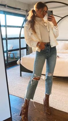 Going Out Outfit Ideas, Outfit Ideas 2023, Looks Jeans, Going Out Outfit, Mode Zara, Nashville Outfits, Pastel Outfit, Ranveer Singh