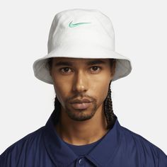 Welcome the Nike Apex Bucket into your lineup. It's the hat you never knew you needed–until now. The mid-depth design is made with soft woven twill and features an embroidered, color contrast Swoosh logo on the front panel for a clean, Nike finish. A wraparound brim gives you 360 degrees of coverage, so you can keep your look fresh, rain or shine. Nike Bucket Hat, Bucket Design, Nike Hat, Rain Or Shine, Swoosh Logo, Nike Swoosh, Denim Leggings, Shorts With Tights, Color Contrast