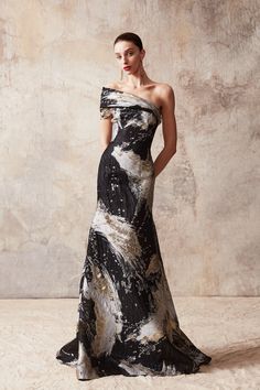 One Shoulder Fit To Flare Gown Style: F22-325G Fabrication: Silk Jacquard Lining: Black Silk Georgette Flare Gown Styles, Gaun Fashion, Flare Gown, Naeem Khan, Couture Mode, Black And White Dress, Gala Dresses, Couture Gowns, Fall 2022