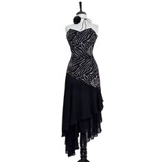 🪩 Vintage Gothic Romantic Asymmetric Rose Glittery Black Dress    🪩 Size XS ' 6    🪩 Side Zip , Fully Lining  , Padded Cup ,  Has  Stretch , No See Through  🪩  Pit to pit 40 cm        Waist 34 cm        Hips 47 cm        Length 100 ' 130 cm  📏 Measurements were taken on flat ground 📏 🪩 Thank you for looking at our page, all dresses are vintage some are new with tags and some have been previously worn. Some dresses may gave some signs of wear due to the vintage condition however, dresses h Fitted Gothic Prom Dress, Yk2 Dress Black, Mall Goth Prom Dress, Vintage Prom Dresses 90s Goth, 2000s Goth Prom Dress, Black Gothic Dress, Whimsical Dress, Ethereal Dress, Prom Dresses Vintage