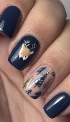 Skunk Nail Art, Nails With Deer Design, Thanksgiving To Christmas Transition Nails, Antler Nails Design, Simplistic Nail Ideas, Fall Deer Nails, Cottagecore Nail Designs, Fall Animal Nails, Pine Tree Nail Art