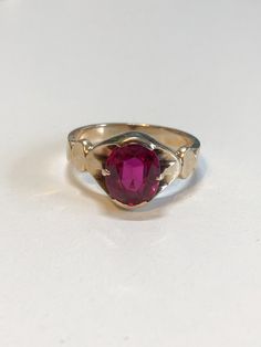 - Vintage Art Deco Oval Cut Man made Ruby Ring - tested and marked 10k gold - Stone measures approx. 10mm x 8mm - Carat weight 2.5 - weighs 5.2 grams - size 10 APPRAISED FOR 529$ (4-26) Vintage Onyx Ring, Locket Ring, Spinel Ring, Red Band, Gold Stone, Onyx Ring, Ruby Ring, Gold Style, 10k Gold