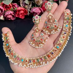 Gold Necklace Designs for Women under 2 lakhs Navratan Necklace, 22k Gold Jewelry Necklaces, 22k Gold Jewelry, Chandbali Earrings, Pearl Necklace Set, Gold Jewelry Necklace, Emerald Necklace, Gold Bangle Bracelet, Stylish Jewelry