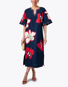 Frances Valentine's Delightful kaftan is brimming with the label's signature feminine flair. The navy cotton linen silhouette features an oversized floral motif, perfect for the new season. Wear it with heels and a woven bag for an easy yet elegant look. Black Floral Print Dress, Frances Valentine, Printed Cotton Dress, Floral Print Shirt, Printed Shirt Dress, Jacquard Dress, Pink Floral Dress, The Navy, Woven Bag