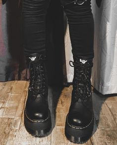 Shoe Reference, Jadon Max, Gothic Boots, Doc Martens Boots, Xmas List, Style Steal, Black Veil, Doc Martens, Shoes Booties