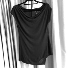 Asymmetrical Bottom Of Top Boat Neck Never Worn Excellent Condition Sleek Black Asymmetrical Top, Black Top, Heather Black, Boat Neck, Top Blouse, Blouses, Womens Tops, Women Shopping, Black