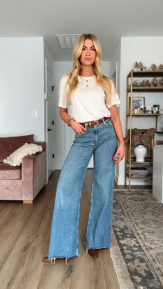 WIDE LEG DENIM OUTFIT IDEAS - Lifestyle Blog by Leanne Barlow Wide Leg Jeans Outfit Ideas, Outfit Ideas Modest, Jeans Outfit Ideas, Flare Jeans Style, Outfit Inspired