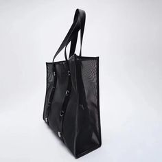 SPECIFICATIONSBrand Name: NoEnName_NullShape: Casual ToteMain Material: POLYESTEROrigin: Mainland ChinaStyle: fashionInterior: Interior Zipper PocketOccasion: VersatileClosure Type: haspGender: WOMENDecoration: hollow outExterior: noneLining Material: NoneHardness: SOFTPattern Type: hollow out