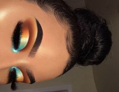 Orange And Blue Eyeshadow, Dark Skin Makeup Tutorial, Carnival Makeup, Barbie Makeup, Glam Makeup Look, Colorful Eye Makeup, Edgy Makeup, Creative Eye Makeup