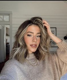 Trendy Haircuts And Color, Shoulder Length Dark Hair With Money Piece, Blonde Hair For Naturally Dark Hair, Lazy Blonde Hair Color, Hair Inspo Color Brunettes Short, Hair Trends 2020 Haircuts, Trending Hair Color For 2020, Hair Color Ideas For Brunettes Short Bob, Blonde Balayage For Dark Brown Hair Short