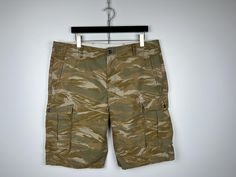 Levi's White Tab Camo Camouflage Cargo Shorts Multipocket Outdoor Casual Size: 38 Excellent used condition. No spots and holes Please check measurements: - length                            60 cm / 23,62 inch - semi girth in the waist   52 cm / 20,47 inch - leg opening                   31 cm / 12,2 inch - inseam                          28 cm / 11,02 inch - front rise                        34 cm  / 13,39 inch Shipping worldwide: I accept combined worldwide delivery with tracking numbers. Posta Camouflage Cargo Shorts, Short Cargo, Shorts Cargo, Levi Shorts, Cargo Shorts, Short Outfits, Mens Shorts, Camouflage, Levi's