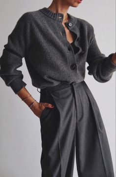 Grey Outfit, Neutral Fashion, Professional Outfits, Fall 2024, Dress Code, Work Outfits, Women Style, Minimalist Fashion