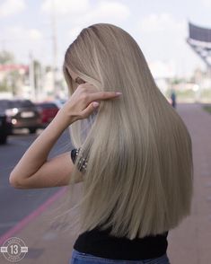 Mousy Blonde, Grey Hair Wig, Long Hair Color, Blonde Hair Looks, Long Blonde, Hair Inspiration Color, Long Blonde Hair, Hair Inspo Color, Hair Long