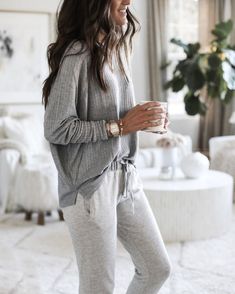 Loungewear Chic, Lounge Wear Stylish, Wfh Outfits, Lounge Outfits, Loungewear Outfits, Lounge Outfit, Cozy Loungewear, Lazy Day Outfits, Comfy Clothes