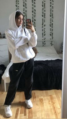 Sweatpants Outfit For School, Baggy Clothes, Cute Lazy Outfits, Tomboy Style Outfits, Chill Outfits, Cute Comfy Outfits, Cozy Outfit, Tomboy Fashion, 가을 패션