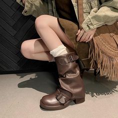 Material: Vegan Leather Run small, please review the sizing information Thick High Heels, Popular Boots, Moto Vintage, Chunky Heels Boots, Rounded Toe Boots, Womens Mid Calf Boots, Leather Boots Women, Walking Boots, Vintage Boots