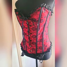 Burlesque Halloween Corset. Size Medium. New Without Tags. Elegant Halloween Party Corset, Red Lace Corset For Party, Red Lace Party Corset, Halloween Underbust Corset For Night Out, Elegant Halloween Corset For Costume Party, Halloween Night Out Underbust Corset, Underbust Corset For Halloween Night Out, Gothic Corset For Halloween Night Out, Halloween Overbust Corset For Night Out