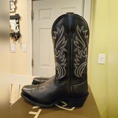 Ariat Legend Square Toe Cowboy Black Boots 10002296 Men's Size 11 Ee Brand New Western Boots. They Have Never Been Used. No Issues And No Defects On Them. They Do Not Come With Box And Tags. Very Nice And Cool Boots. 100% Authetic Boots. Please See The Pictures. Western Black Waterproof Boots For Outdoor, Black Western Waterproof Boots For Outdoor, Black Steel Toe Boots With Snip Toe, Western Style Black Waterproof Boots For Outdoor, Western Style Black Waterproof Boots, Black Western Waterproof Boots With Steel Toe, Black Western Steel Toe Waterproof Boots, Black Western Style Waterproof Boots With Steel Toe, Black Western Waterproof Boots With Reinforced Toe