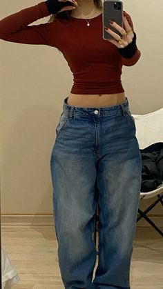 @liwei.perrier on tt! Basic Clothing Aesthetic, Mental Hospital Patient Outfit, Mom Jeans Aesthetic, Long Sleeves Outfit, Slim Outfits, Dressy Jeans Outfit, Tight Outfits, Normal Outfits, Downtown Outfits