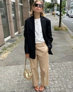 Camel Trousers Outfit, Camel Blazer Outfits Women, What To Wear Today, Warm Weather Outfits, Fashion Days, Summer Fashion Dresses, April 12, Casual Work Outfits, Street Style Inspiration