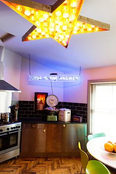 the kitchen is clean and ready to be used for dinner or other mealtimes