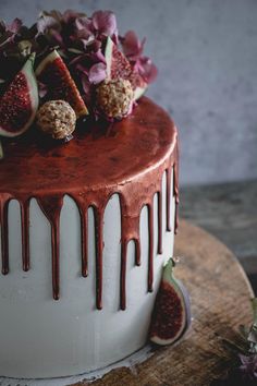 Nuss - Feigen - Torte mit Karamellfüllung Autumn Birthday Cake, Autumn Dishes, Winter Torte, Fig Cake, Fall Dishes, Drip Cake, Fall Birthday, Nom Nom, Fig