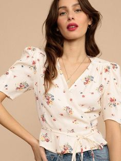 Cross Waist Spring Floral Elegant Blouse – Thevoguepoint Shirt Elegant, Feminine Top, Elegant Blouses, Vintage Floral Print, Spring Shirts, Elegant Shirt, Chiffon Shirt, Women Shirt, Wrap Blouse