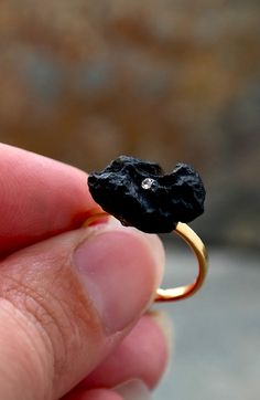 Stone Ring Black Raw Ring Gemstone Jewelry Gold by gazellejewelry Hand Forged Black Rings, Hand Forged Black Rings For Anniversary, Raw Ring, Raw Stone Jewelry, Raw Gemstone Jewelry, Black Stone Ring, Raw Stone Ring, Electroformed Jewelry, Ringe Gold