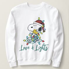 Check out this fun Peanuts Christmas design featuring Snoopy and Woodstock. Snoopy Clothes, Jumper Ideas, Snoopy Shirt, Peanuts Christmas, Snoopy Christmas, Snoopy And Woodstock, Christmas Hoodies, Outfit Winter, Christmas Love