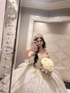 Quinceanera Dress With Pearls, Off Shoulder Quinceanera Dress, Champagne Quince Theme Decor, Quinceñera Dresses Champagne, Sweet 16 Court Outfits, Big Quince Dresses, Gold Quince Venue Ideas, Cream Color Quinceanera Dress, Champagne 15 Dresses Quinceanera