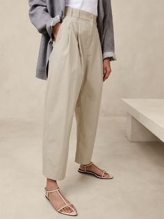 Avila Barrel-Leg Pant | Banana Republic Cheap Ankle-length Workwear Pants, Luxury Knee-length Bottoms For Workwear, Culotte Pants Shoes, Wide Leg Ankle Pants Shoes, Banana Republic Tencel Pants, Shoes For Pixie Pants, Chic Cheap Workwear T-shirt, Banana Republic Barrel Jeans, Lora Jane Pants