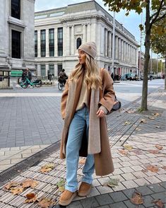 #autumnfashion #autumn #fashion #autumnvibes #ootd #fallfashion #autumnstyle #style #autumnoutfit #k #autumncolors #winterfashion #fall #fashionblogger #discoverunder #instafashion #fashionstyle #aw #outfitoftheday #autumnleaves #autumnmood #fashionista #styleinspo #streetstyle #ootdfashion #fallvibes #fallstyle #outfit #autumnlook #love#autumnal #autumncolours #autumnaesthetic #sustainablefashion #knitwear #outfitinspo #outfitinspiration #shoplocal #instagood #fashioninspo #photography #winter New York Winter Outfit, Nyc Winter Outfits, Chicago Outfit, Winter Date Night Outfits, Ny Outfits, Nyc Outfits, New York Outfits, Skandinavian Fashion, Europe Outfits