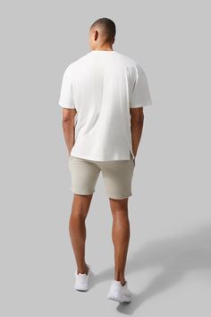 Man Active Oversized T Shirt | boohooMAN USA Light Layers, Gym Outfit Men, Men's Workout, Mens Workout Shirts, Plain White Tee, Tall Pants, Plain T Shirt, Upgrade Your Look, Plain Tees