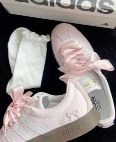 Shoes And Socks, Shoe Wishlist, Cute Nike Shoes, Pink Bows, Cute Nikes