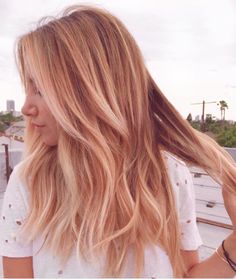 Jahodová Blond, Strawberry Blonde Hair Color, Color Balayage, Latest Hair Color, Hot Hair Colors, Strawberry Blonde Hair, Medium Long Hair