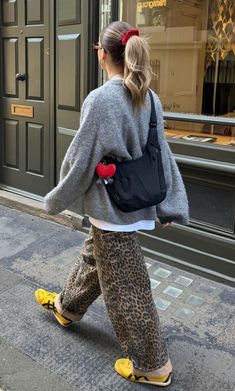 Lugano Switzerland, Jelly Cat, Extreme Fashion, Leopard Print Jeans, Winter Boho, Style Change, Looks Vintage, Cutie Patootie, Comfy Outfits