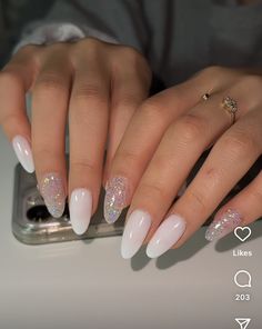 Milky White Nails, Gucci Nails, Wow Nails, Gold Glitter Nails, White Glitter Nails, Simple Acrylic Nails, Oval Nails, Milky White