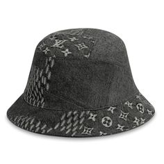 Louis Vuitton Nigo Black Monogram Giant Wave Denim Logo Sun Bucket Hat M 58cm ********** Louis Vuitton ********** Brand: Louis Vuitton Size: M - 22.8 Inches/58 Cm Name: Nigo Color: Grey / Black Style: Bucket Hat Material: 100% Cotton The Reversible Damier Giant Wave Monogram Sun Hat Is Part Of A Collaboration Capsule With Japanese Artist Nigo This Covetable Accessory Showcases A Playful Combination Of Damier And Monogram Patterns On One Side And Oversized Damier On The Other Expert Craftsmanship Giant Waves, Style Bucket Hat, Louis Vuitton Hat, Monogram Hats, Mens Bucket Hats, Black Bucket, Louis Vuitton Accessories, Vintage Louis Vuitton, Patchwork Designs