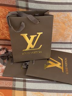 Louis Vuitton Gift, Louis Vuitton Gifts, Louis Vuitton Twist Bag, Bag Set, Gift Bag, Louis Vuitton, Shoulder Bag, Best Deals, Gifts