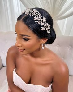 female model wearing silver bridal headband with crystal leaves and pearl clusters with an updo Pearl Hairstyles, Messy Bridal Bun, Beach Wedding Black, Black Brides, Hairstyle Updo, Bridal Bun, Dream Wedding Decorations, Wedding Hairstyles Bride, Bridal Hair Inspiration