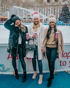 How to Pack for a Special New York City Girls' Trip in Winter - Color & Chic New York Winter Outfit, Christmas Strawberry, Nyc Winter Outfits, New York City Christmas, Winter Outfits Christmas, York Christmas, Time Aesthetic