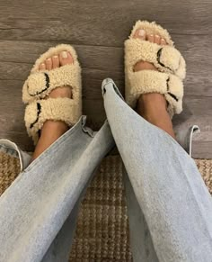 Slipper Outfit, Hot Topics Outfit, Chill Style, Fancy Shoes, Spring Outfit, Passion For Fashion