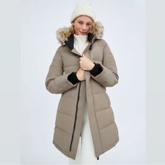 Brand New Aritzia Tna The Powder Parka. Never Worn. Very Well Made Coat, It Has Weight To It. Color Modern Taupe. Size Xs Aritzia Modern Taupe, Parka Jacket Outfit, Jacket Aritzia, Aritzia Jacket, Super Puff, Quilted Parka, Aritzia Tna, Parka Style, Free Jeans