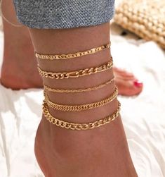 Ankle Jewelry, Beach Anklets, Ladies Clutch, Foot Jewelry, Chain Anklet, Gold Accessories, Bracelet Collection, Colorful Heart, Gold Fashion